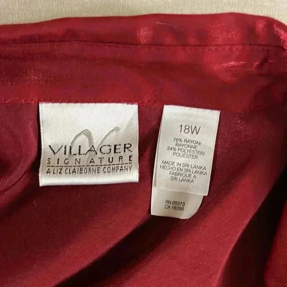 ❤️🔥 Villager Signature Metallic Red Button down Blouse - Picture 5 of 5